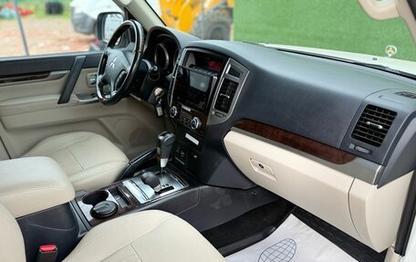 Mitsubishi Pajero IV, 2019 год, 4 200 000 рублей, 18 фотография