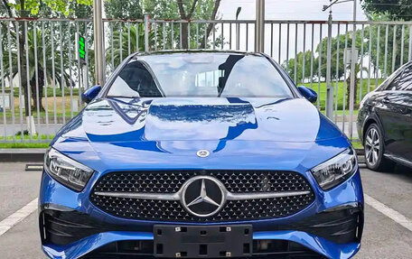Mercedes-Benz A-Класс, 2022 год, 1 890 000 рублей, 2 фотография