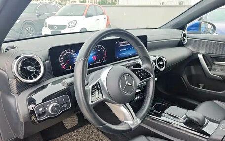 Mercedes-Benz A-Класс, 2022 год, 1 890 000 рублей, 7 фотография
