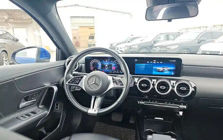 Mercedes-Benz A-Класс, 2022 год, 1 890 000 рублей, 13 фотография