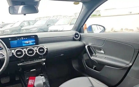 Mercedes-Benz A-Класс, 2022 год, 1 890 000 рублей, 15 фотография