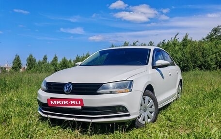 Volkswagen Jetta VI, 2015 год, 1 050 000 рублей, 2 фотография