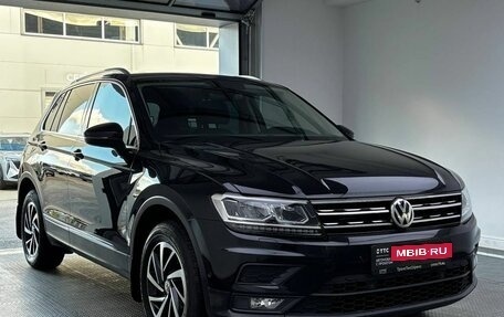 Volkswagen Tiguan II, 2018 год, 2 995 000 рублей, 3 фотография
