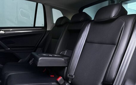 Volkswagen Tiguan II, 2018 год, 2 995 000 рублей, 15 фотография