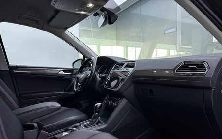 Volkswagen Tiguan II, 2018 год, 2 995 000 рублей, 13 фотография