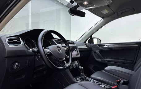 Volkswagen Tiguan II, 2018 год, 2 995 000 рублей, 20 фотография