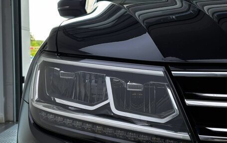 Volkswagen Tiguan II, 2018 год, 2 995 000 рублей, 21 фотография