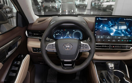 Toyota Highlander, 2026 год, 6 000 000 рублей, 11 фотография