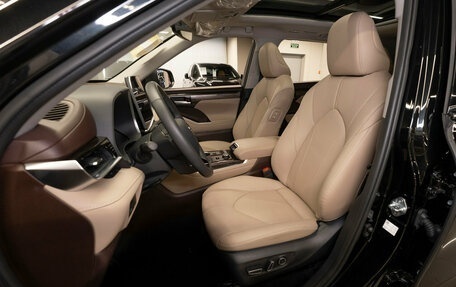 Toyota Highlander, 2026 год, 6 000 000 рублей, 9 фотография