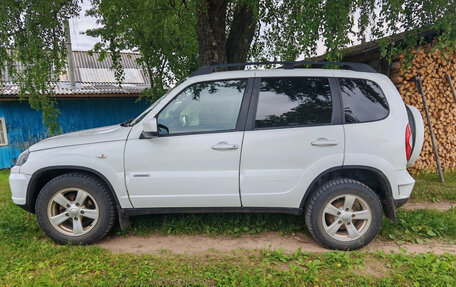 Chevrolet Niva I рестайлинг, 2018 год, 650 000 рублей, 3 фотография