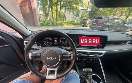 KIA K5, 2022 год, 2 400 000 рублей, 11 фотография