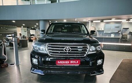 Toyota Land Cruiser 200, 2015 год, 4 300 000 рублей, 2 фотография