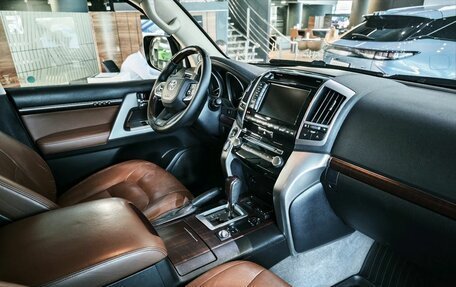 Toyota Land Cruiser 200, 2015 год, 4 300 000 рублей, 14 фотография