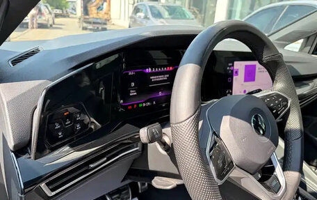 Volkswagen Golf VIII, 2023 год, 1 860 000 рублей, 10 фотография