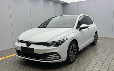 Volkswagen Golf VIII, 2022 год, 1 850 678 рублей, 2 фотография