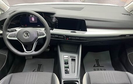 Volkswagen Golf VIII, 2022 год, 1 850 678 рублей, 10 фотография