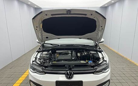 Volkswagen Golf VIII, 2022 год, 1 850 678 рублей, 13 фотография