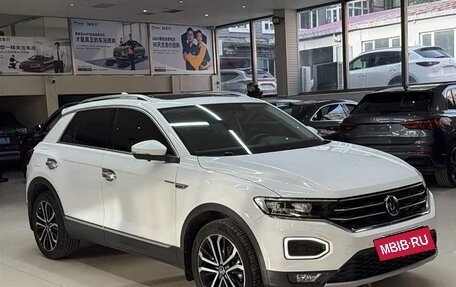Volkswagen T-Roc I, 2022 год, 1 530 000 рублей, 1 фотография