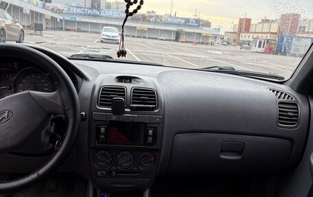 Hyundai Accent II, 2005 год, 275 000 рублей, 2 фотография