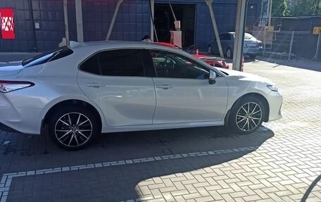 Toyota Camry, 2021 год, 3 650 000 рублей, 6 фотография