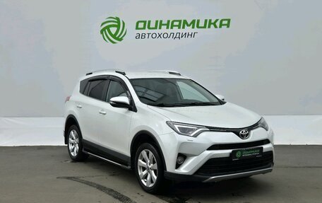 Toyota RAV4, 2018 год, 2 270 000 рублей, 3 фотография