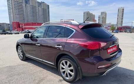 Infiniti QX50 I рестайлинг, 2016 год, 1 850 000 рублей, 11 фотография