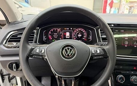 Volkswagen T-Roc I, 2022 год, 1 530 000 рублей, 7 фотография