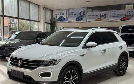 Volkswagen T-Roc I, 2022 год, 1 530 000 рублей, 3 фотография