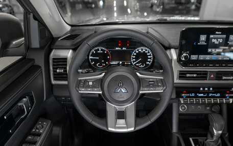 Mitsubishi L200, 2025 год, 5 300 000 рублей, 10 фотография