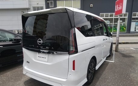 Nissan Serena, 2023 год, 2 160 000 рублей, 2 фотография