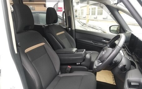 Nissan Serena, 2023 год, 2 160 000 рублей, 7 фотография