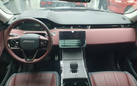 Land Rover Range Rover Evoque II, 2025 год, 5 990 000 рублей, 10 фотография