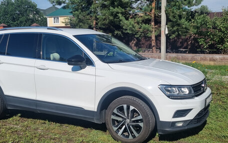 Volkswagen Tiguan II, 2020 год, 2 300 000 рублей, 4 фотография