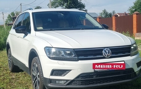 Volkswagen Tiguan II, 2020 год, 2 300 000 рублей, 2 фотография
