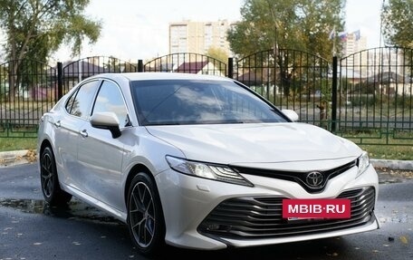 Toyota Camry, 2020 год, 3 750 000 рублей, 9 фотография