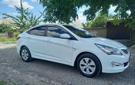 Hyundai Solaris II рестайлинг, 2016 год, 1 150 000 рублей, 3 фотография