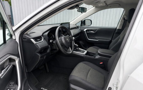 Toyota RAV4, 2025 год, 4 100 000 рублей, 7 фотография