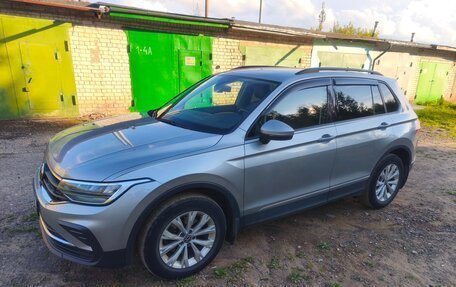 Volkswagen Tiguan II, 2021 год, 2 600 000 рублей, 1 фотография