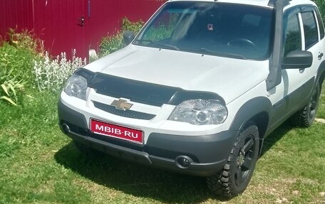 Chevrolet Niva I рестайлинг, 2018 год, 715 000 рублей, 1 фотография