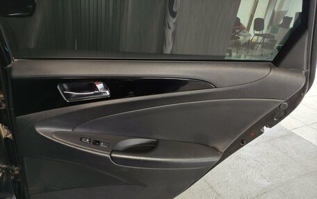 Hyundai Sonata VI, 2011 год, 1 050 000 рублей, 17 фотография