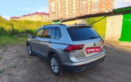 Volkswagen Tiguan II, 2021 год, 2 600 000 рублей, 8 фотография