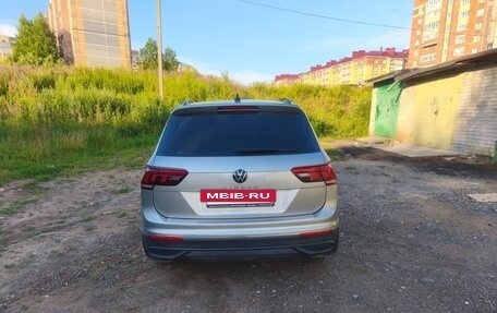 Volkswagen Tiguan II, 2021 год, 2 600 000 рублей, 7 фотография
