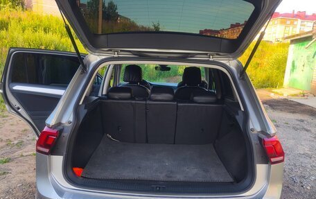 Volkswagen Tiguan II, 2021 год, 2 600 000 рублей, 16 фотография