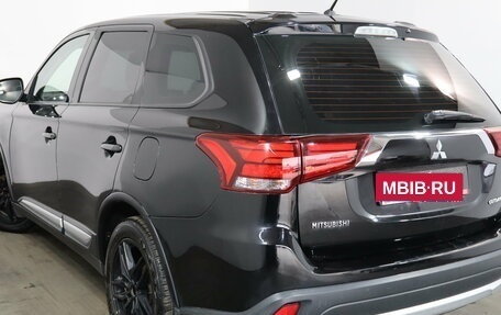 Mitsubishi Outlander III рестайлинг 3, 2016 год, 1 249 000 рублей, 4 фотография