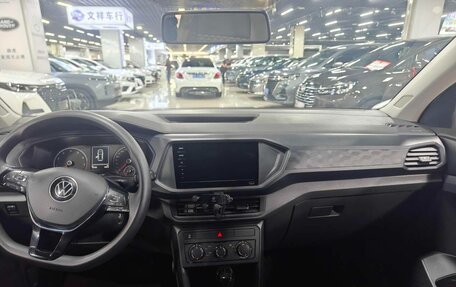 Volkswagen T-Cross I, 2022 год, 1 350 000 рублей, 7 фотография
