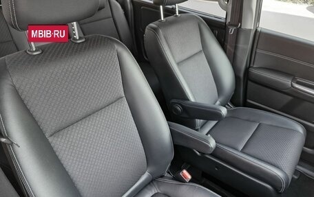 Honda Freed II, 2022 год, 1 999 000 рублей, 8 фотография