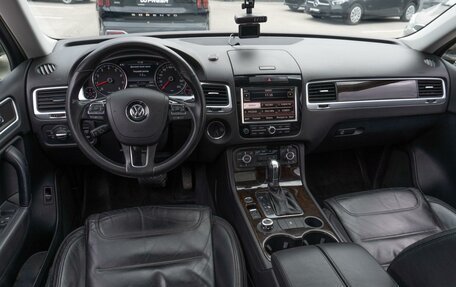 Volkswagen Touareg III, 2011 год, 2 499 000 рублей, 7 фотография