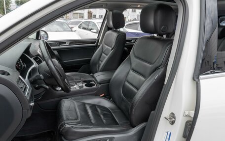 Volkswagen Touareg III, 2011 год, 2 499 000 рублей, 11 фотография