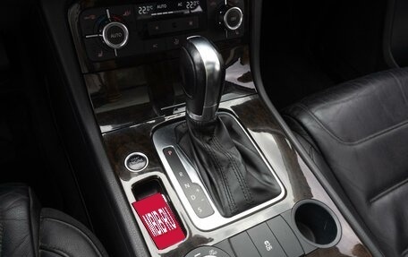 Volkswagen Touareg III, 2011 год, 2 499 000 рублей, 20 фотография