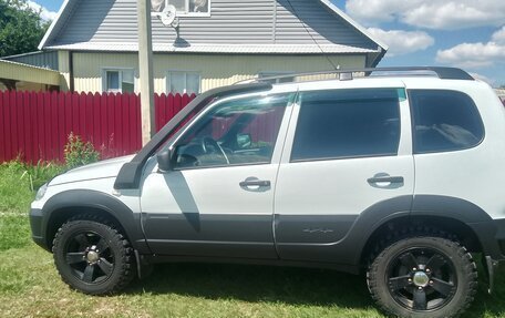 Chevrolet Niva I рестайлинг, 2018 год, 715 000 рублей, 5 фотография